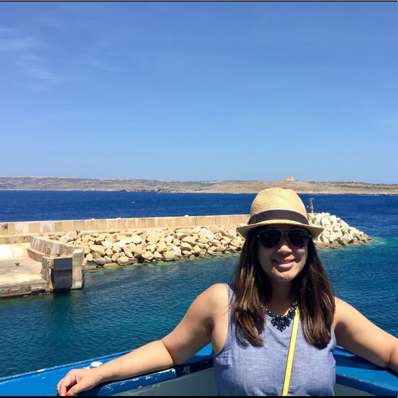 Meet your Posher, Leilani! - Picture 5 of 6